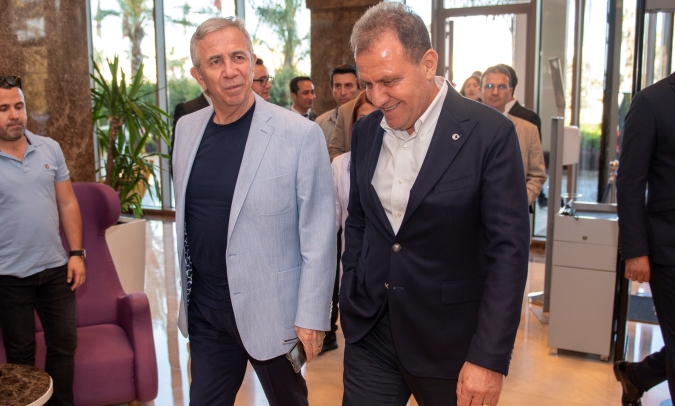 CHP’li Büyükşehir Belediye Başkanları Mersin’de buluştu