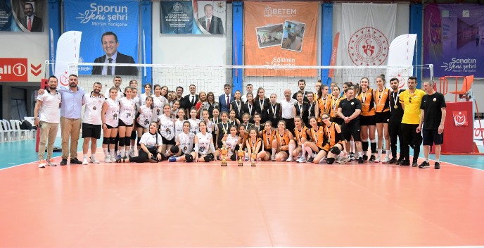 Festival Voleybol heyecanı devam ediyor