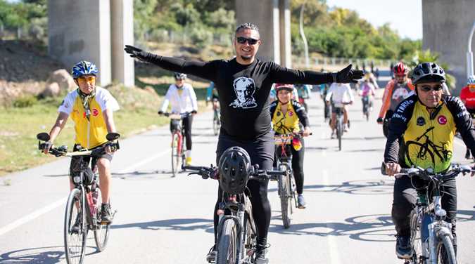 Mersin Büyükşehir’in ‘Kleopatra Bisiklet Festivali’ büyük ilgi gördü