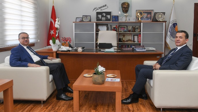 Vali Su’dan Başkan Özyiğit’e veda ziyareti