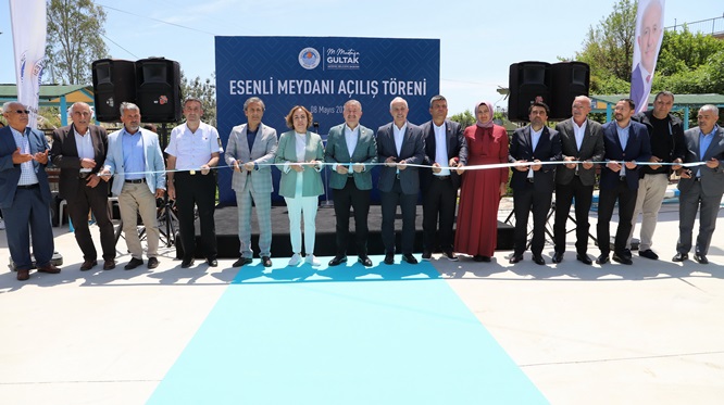 Akdeniz İlçesi Esenli Meydanı hizmete açıldı