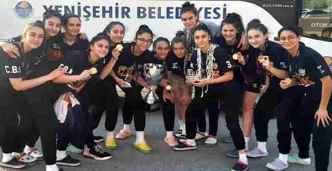 Bir sezonda Yenişehir’e üç Türkiye kupası; Başkan Özyiğit: Bu başarı tesadüf değil