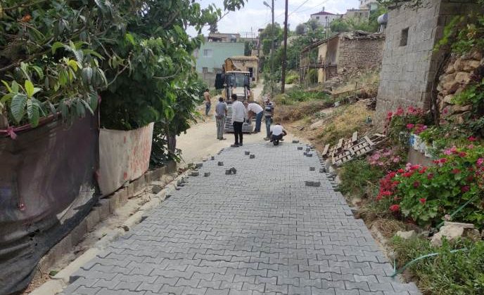 Yenişehir Belediyesi yol yapım çalışmalarına kırsalda da devam ediyor