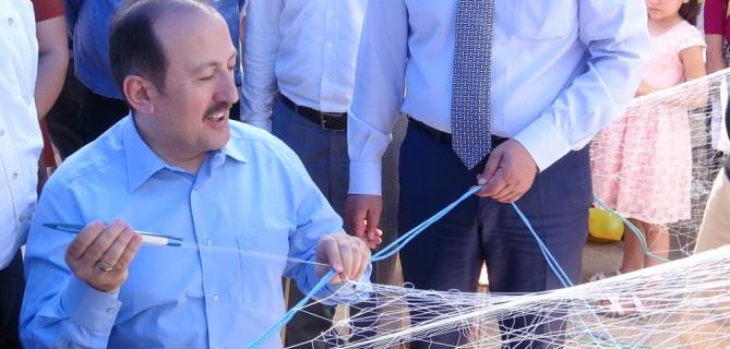 Balıkların üremesi için yüzlerce yapay resif denize indirildi