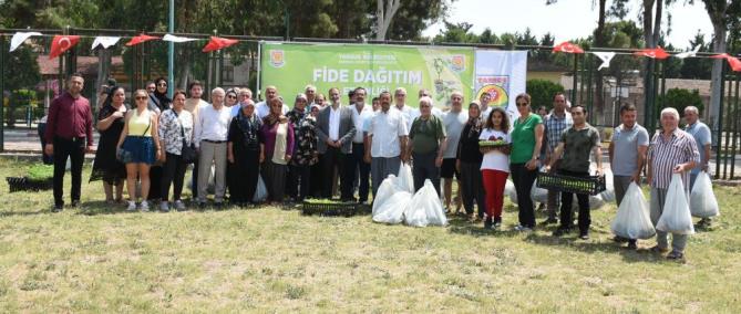 Tarsus Belediyesi, çiftçilere 2 milyon yazlık fide dağıttı