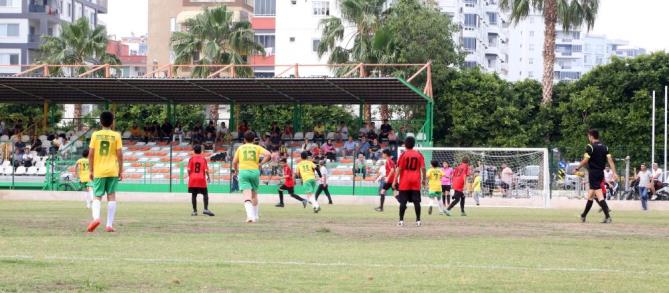 Çocuklar futbol şenliğinde buluştu