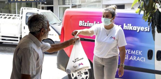 Mersin Büyükşehir Belediyesinin yemek hizmeti 3 milyon pakete ulaştı