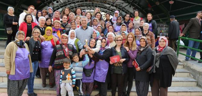 Başkan Tarhan’a Kent Ekonomisi ve İşletmeciliği ödülü