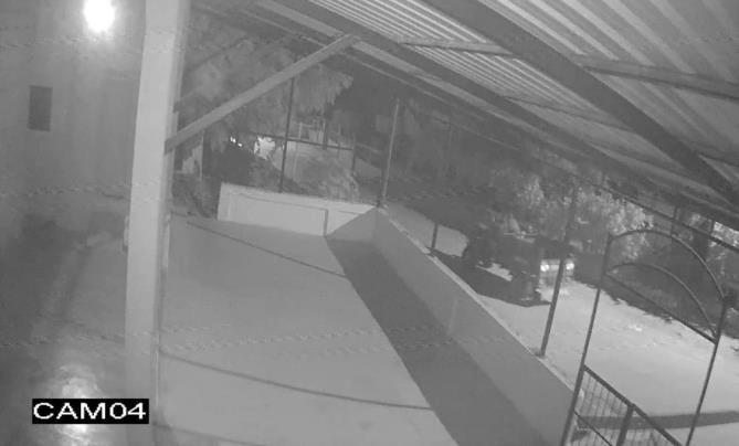 Köylünün patpat motorunu çalan hırsızlar kameralara yakalandı