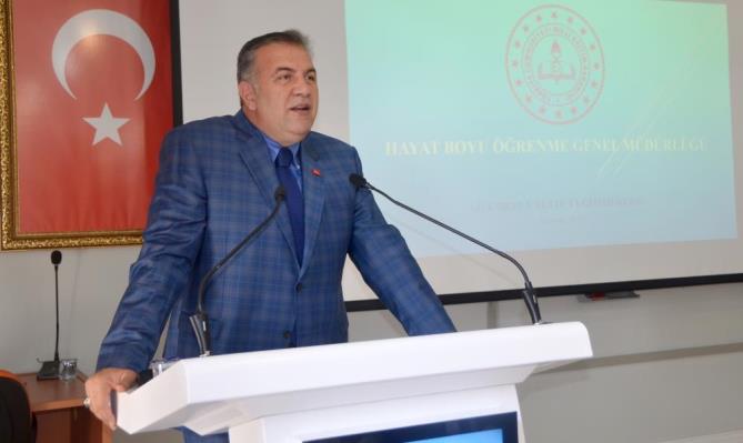 Mersin’de Aile Okulu Projesi Eğitici Eğitimi Kursu başladı