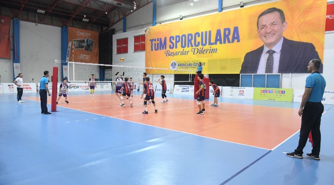 Festival Voleybol’da son kategori maçları başladı