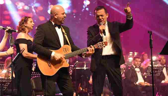 Başkan Özyiğit “Islak Islak” şarkısıyla eşitliğe ses verdi