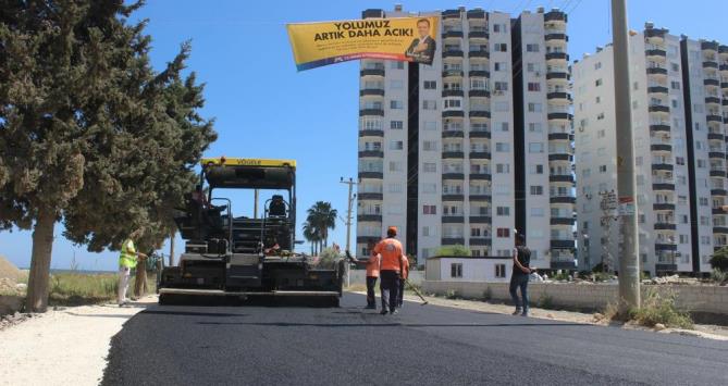 Büyükşehir Belediyesi, Çeşmeli sahil kesimindeki yolları yeniliyor