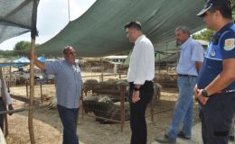 Tarsus’ta kurban satış yerleri denetlendi