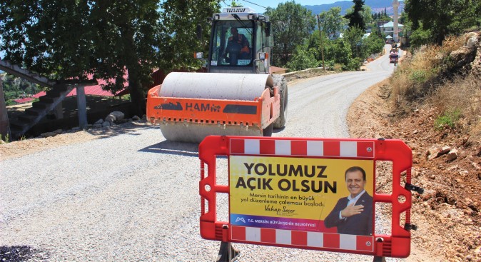 Mersin’de yayla yollarında asfalt çalışmaları sürüyor