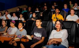 Özel gereksinimli bireyler ilk kez sinema salonu’nda film izlemenin mutluluğunu yaşadı