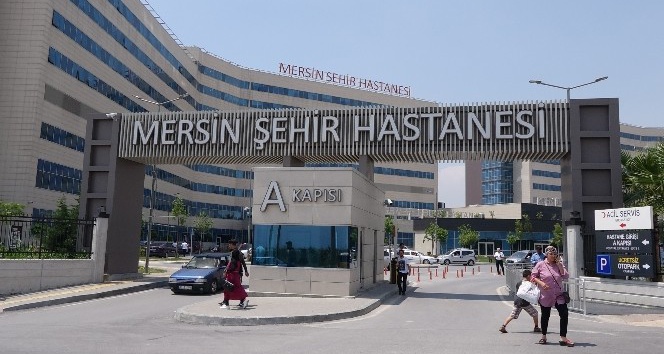 Mersin’de hastanede olay çıkaran hasta yakınlarına polis müdahale etti
