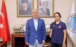 Akdenizli sporcular ödülle döndü