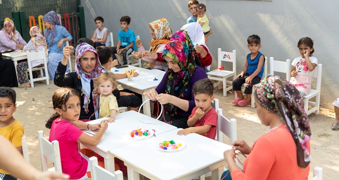 Hem çocuklar hem de anneleri eğitim alıyor
