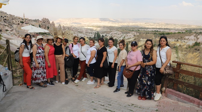 Akdenizli kadınlar Kapadokya turuna çıktı