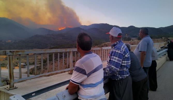 Gülnar’daki orman yangın Silifke’ye sıçradı, Vatandaşları tedbir amaçlı tahliye edildi