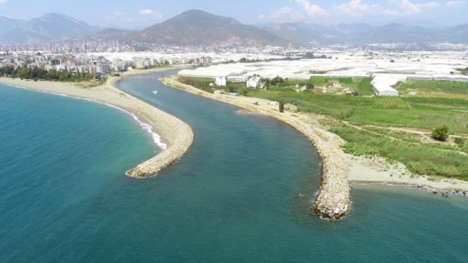 Anamur’da taşkın riskine karşı çalışmalar sürüyor