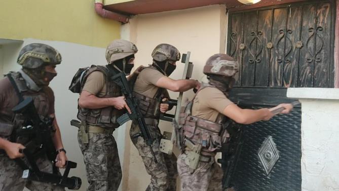 Mersin’de tefeci operasyonu: 13 gözaltı
