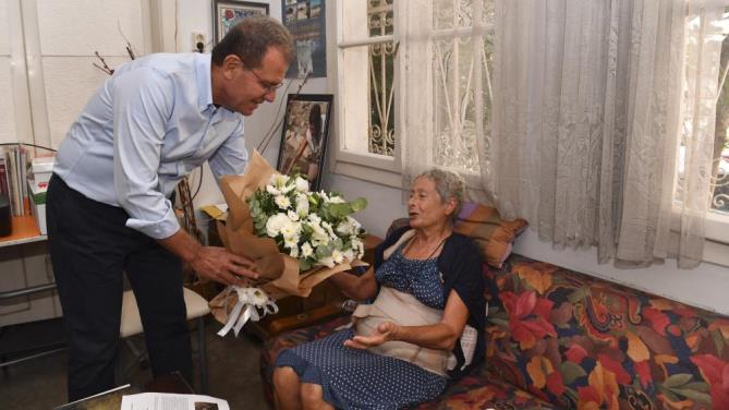 Başkan Seçer’den, Prof. Caneva’ya geçmiş olsun ziyareti