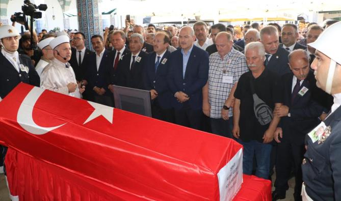 Şehit polis memuru törenle son yolculuğuna uğurlandı