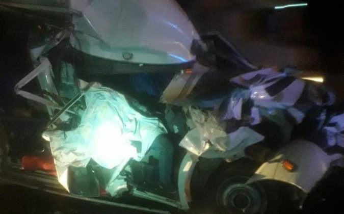 Tarım işçilerini taşıyan minibüs tıra çarptı: 1 ölü, 5 yaraı