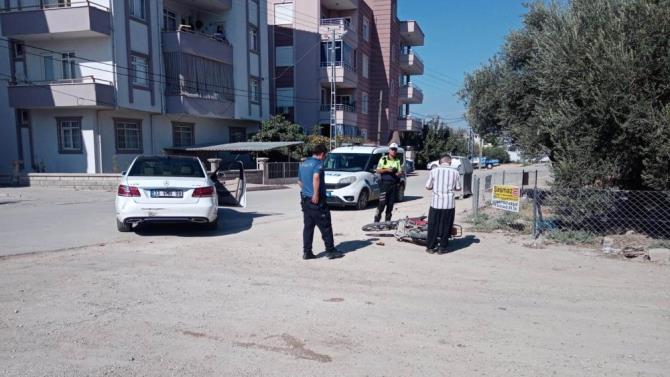 Otomobile çarpan motosikletin sürücüsü yaralandı