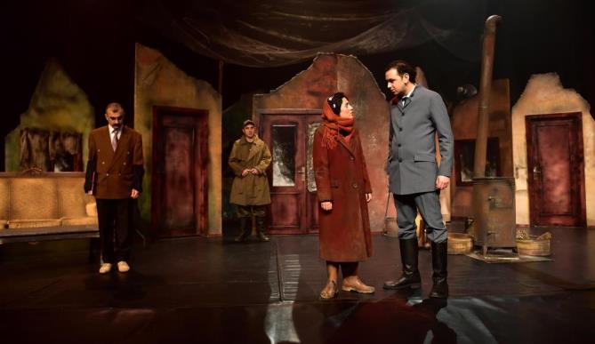 “Buzlar çözülmeden” oyunu Adana yolcusu