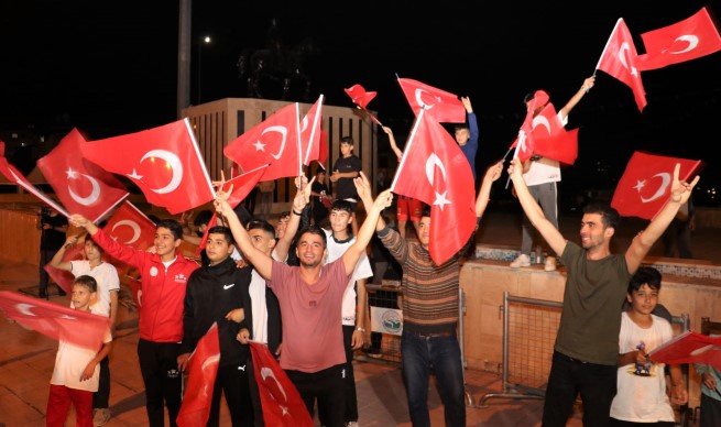 Cumhuriyet Bayramı Tırı, coşkuyu tüm Toroslar’a yaydı