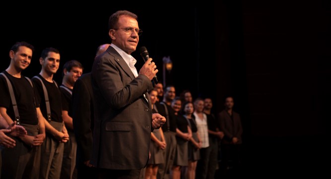 Seçer: Sanatın, sanatçının değerini bilmek ve destek olmak benim görevim