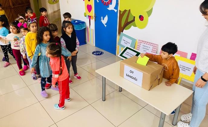 Miniklerin Demokrasi sınavı