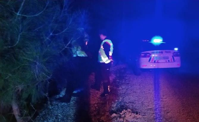 Otomobil uçuruma yuvarlandı: 4 yaralı