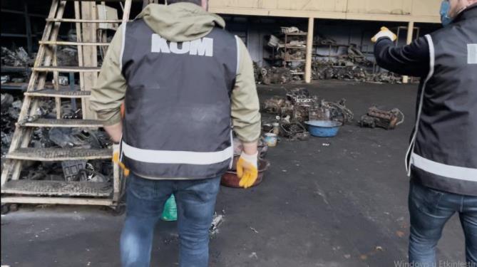 Mersin’de yasa dışı yollardan ülkeye sokulan 53 adet araç motoru ele geçirildi