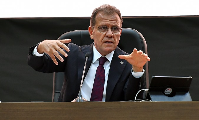 Seçer: Mersin halkının iradesini yok sayan her uygulamaya alerjimiz var