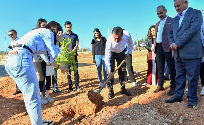 Başkan Özyiğit: Yenişehir’de yeşil alan sayısını arttırdık