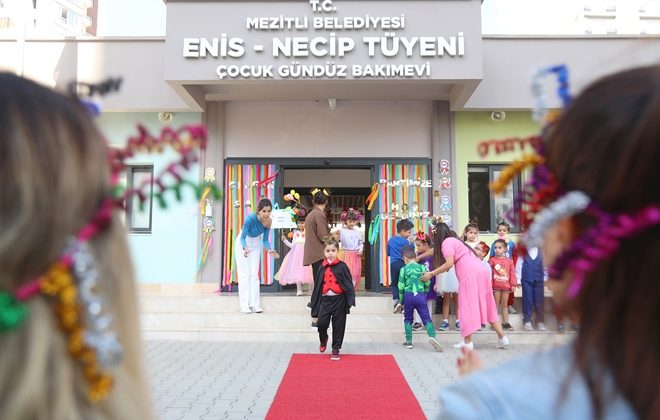 Minikler güzelliklerini ve yeteneklerini sergiledi