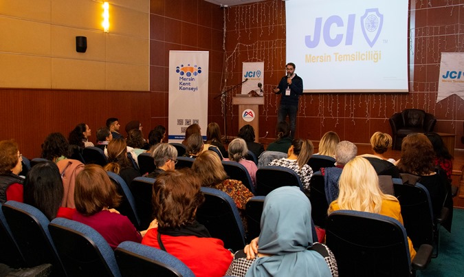 Üretici kadınlara dijital pazarlama eğitimi verildi