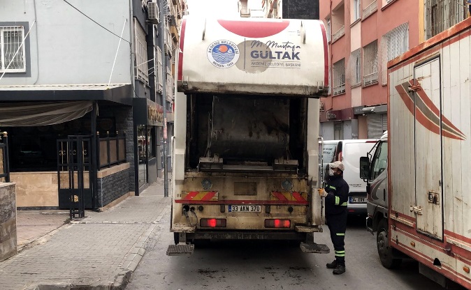 Akdeniz Belediyesi, günde 400 ton çöp toplanıyor