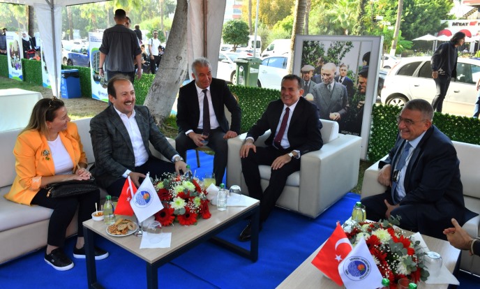 Yenişehir Belediyesi festivalde binlerce ziyaretçiyi ağırladı