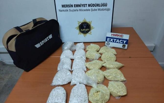 Uyuşturucu hap dolu çantayı otobüste bıraktı, yazıhaneden almaya gelince yakalandı