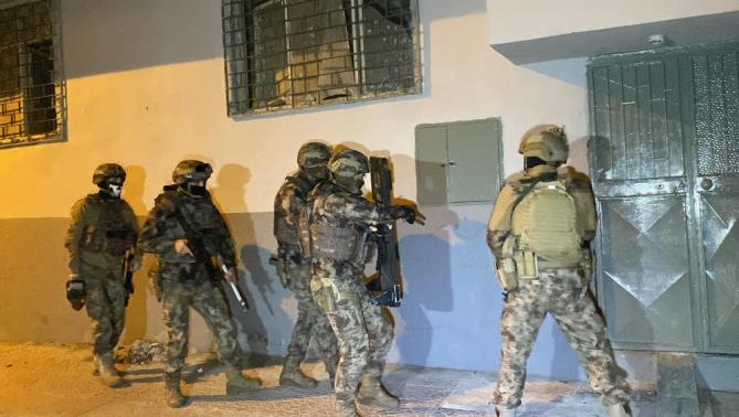 Yılbaşı öncesi eylem hazırlığı içerisinde olan DEAŞ’a şafak operasyonu