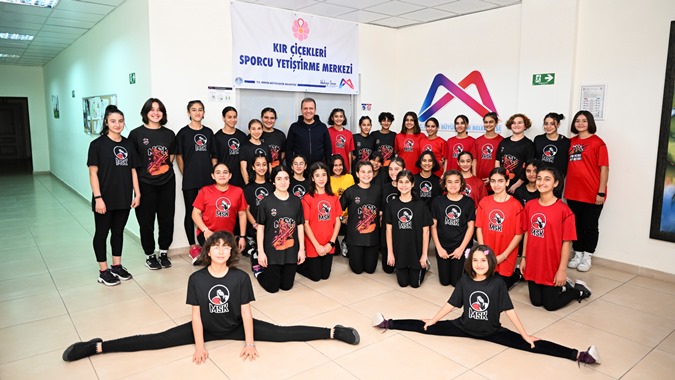 Başkan Seçer, yeni yıl öncesinde “Kır Çiçeklerini” ziyaret etti