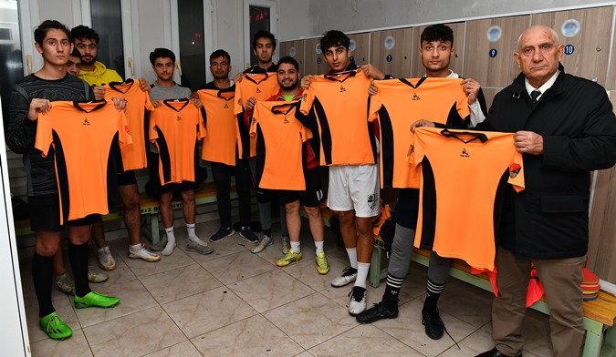 Büyükşehir Belediyesinden Mersin’de ki &nbsp;amatör spora destek