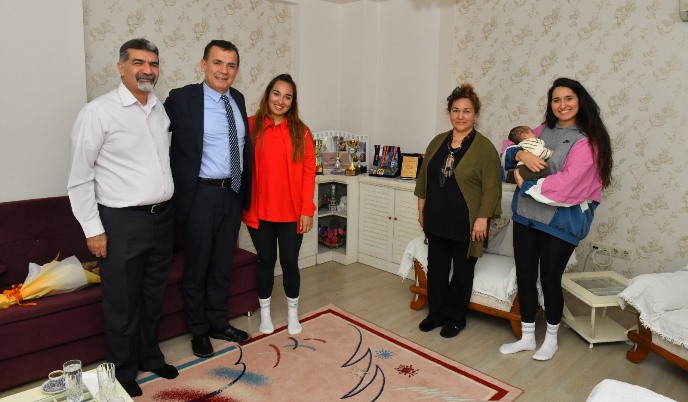 Başkan Özyiğit’ten Miray Ulaş’a tebrik ziyareti