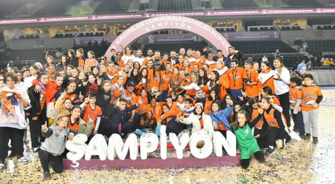 ÇBK Mersin Yenişehir Belediyesi tarih yazdı