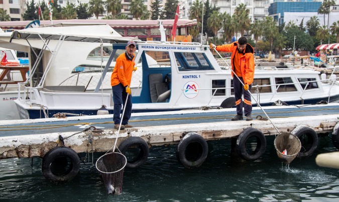 Denizden 289 metreküp atık toplandı
